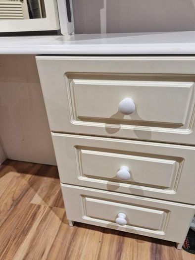 White Dressing Table with 6 Drawers