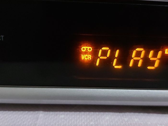 DAEWOO VHS Player, Silver, Model No. ST220PI, in excellent condition, seems to be working fine