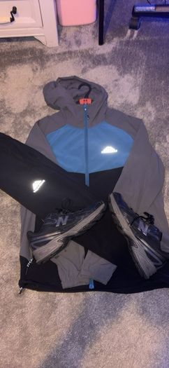 Trailberg Tracksuit and New Balance shoes