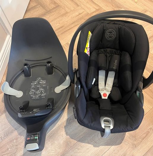 Cybex Cloud Z2 infant car seat and isofix base
