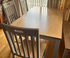 table & chairs