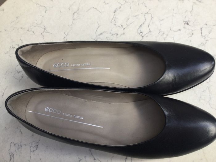 Ecco Black Court Shoes Size 41