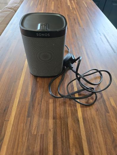 Sonos Speakers  2  Play 1 and 2  Play 5