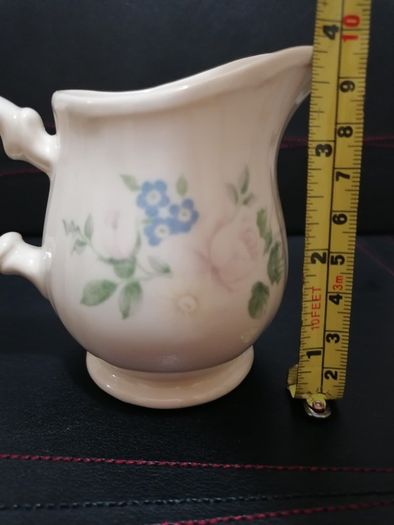 Vintage Sadler Creamer