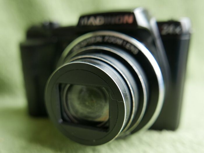 Maginon SZ-24 Digital Compact Camera 16,1MP - 24 x Optical Zoom Tested (battery cover is missing)