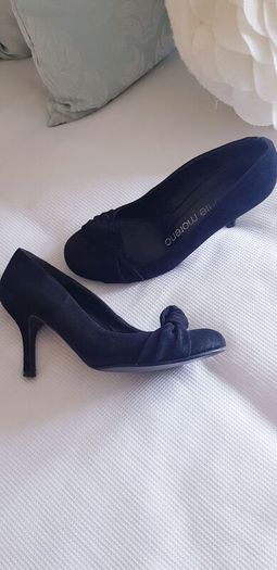 Stephanie Moreno Black Heels - Size 37