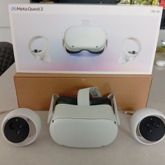 Meta quest 2 vr headset with headstrap