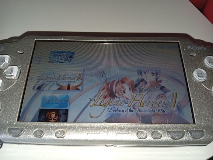 Sony Silver PSP 2003 Console - Works with Digital Games but wont load UMD Disks 16gb sd inc