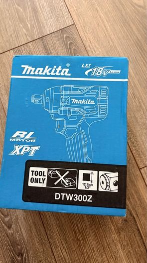 Makita DTW300Z 18V Brushless Impact Wrench + Battery & Charger