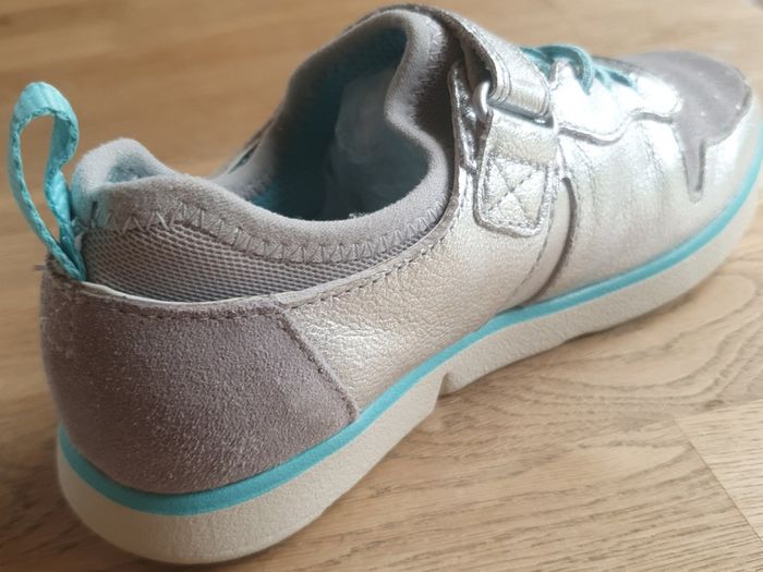 Clarks Fabulous Girls Clarks Silver Trainers Size 11.5 F