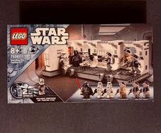 LEGO Star Wars 75387 Boarding the Tantive IV  New & Sealed!