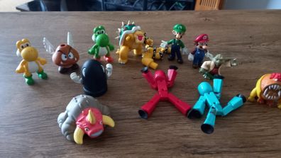 Action figures super Mario( mixed with others(