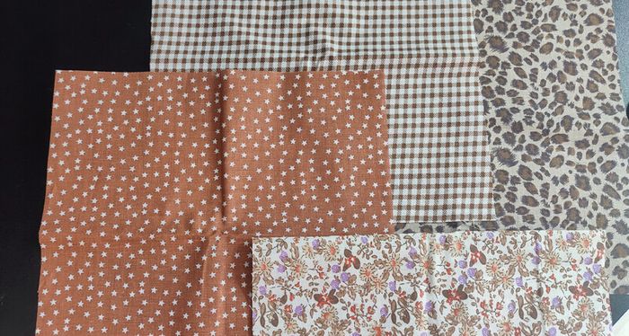 7x Mixed patterns 25cm x 25cm fabric pieces