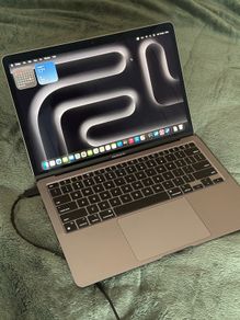 Macbook Air M1 2020  8gb Ram 256gb Ssd 95% Battery