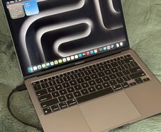 Macbook Air M1 2020  8gb Ram 256gb Ssd 95% Battery