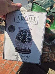 Electric wax melter
