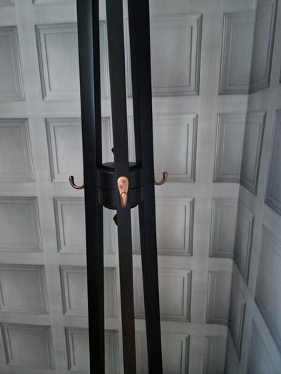 coat hanger stand