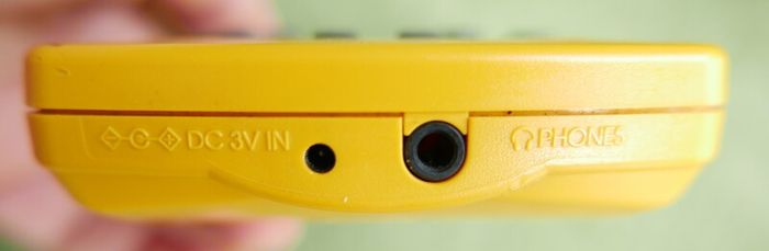 Nintendo Game Boy Color - Yellow , works well (for sale without the game)