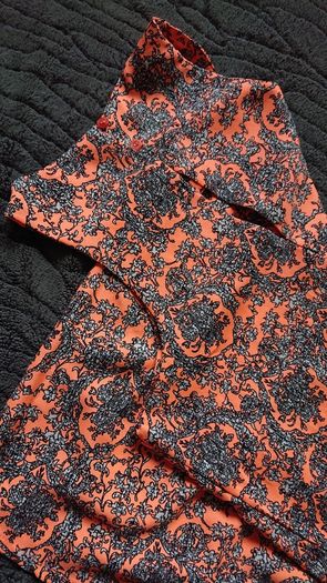 E3 SALE!  Occasional Top.  Size 8