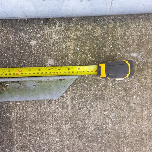 Galvanised lighting pole and T-bar