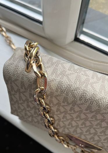 Micheal kors  Cece Medium logo shoulder bag