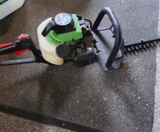 petrol hedgetrimmer