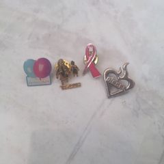 Brooches / Pins / Badges