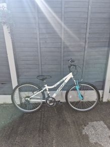 girl bike approx 10yrs