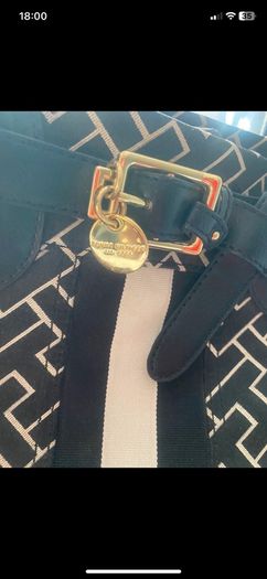 Tommy Hilfiger Handbag, Black and Cream (Advertised on Vinted; lmck41)