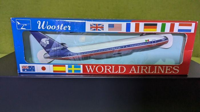 Aeromexico 1:200 scale model airplane, Boeing 767 aircraft, made by Wooster, NEW