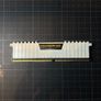 corsair vengeance 8gb ddr4 2400mhz / white Image 2