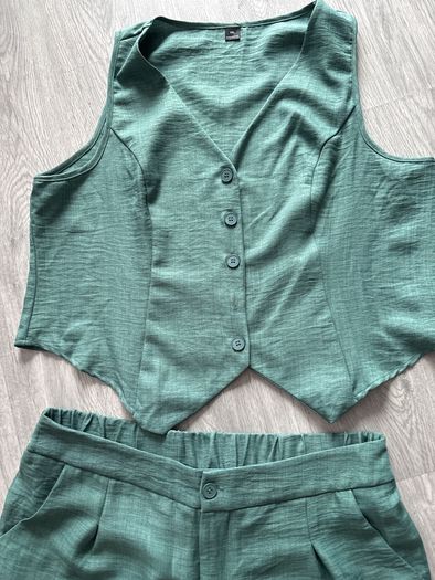 shorts  and waist coat shien