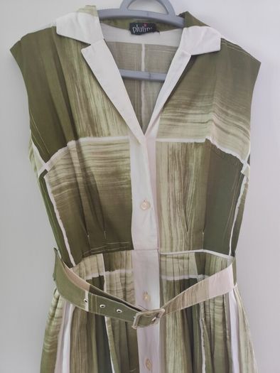 Stunning Vintage Dress!!! With original belt