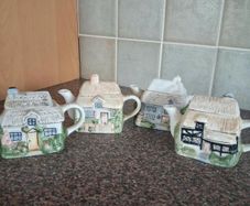 Vintage Miniature Cottage Teapots Collectio