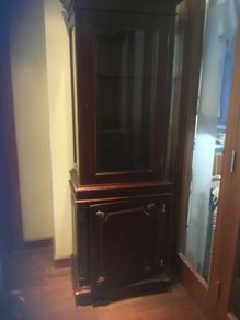 1 Mahogany Cabinet x1