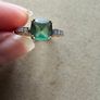 9ct Gold Ring With Green Stone Image 4