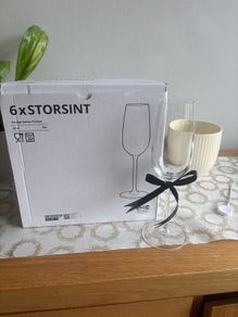 champagne glass with bow details