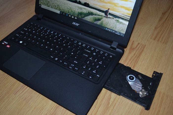 Acer Quad Core Laptop with HDMI + Microsoft Office