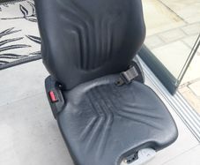 universal heavy machinery seat