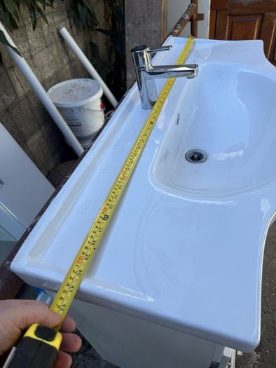 bathroom vanity unit with mirror