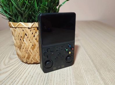 R36S Retro Handheld Game Console / 128GB, 21k+ Games