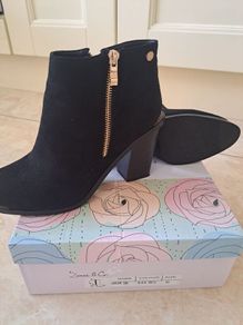 Zanni and Co Ladies Black Ankle Boots - New