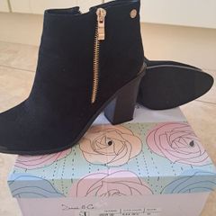 Zanni and Co Ladies Black Ankle Boots - New