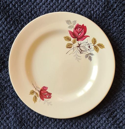 Carrigaline Pottery - Rose Floral Design - tea set pieces