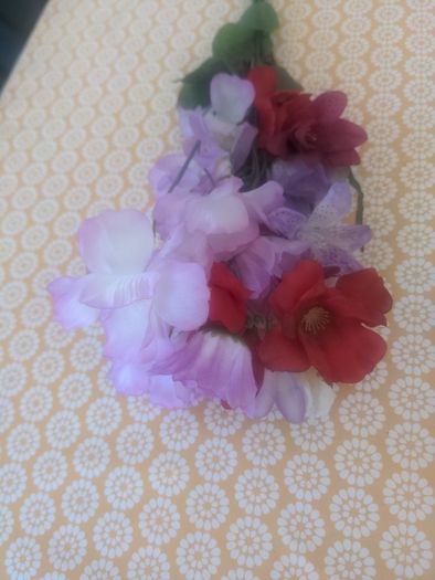 Artificial bunches of flowers