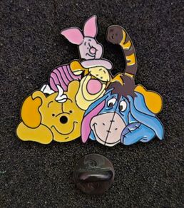 Winnie the pooh, pin back badge.