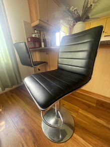 bar stool