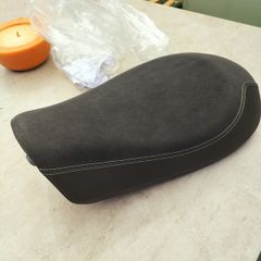 Yamaha XSR 700 seat