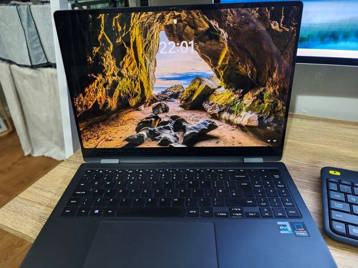 Samsung galaxy book 3 pro 360 laptop oled