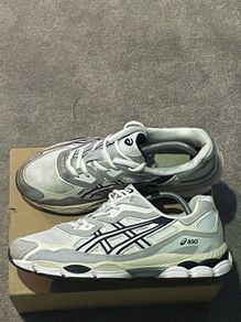 ASIC gel nyc white size 9